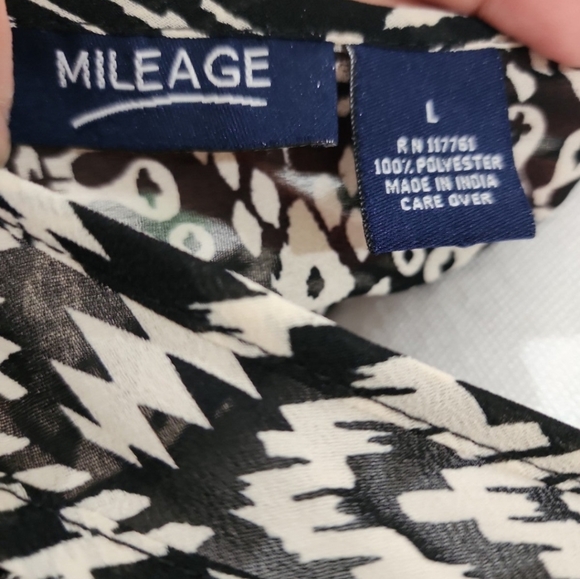 Pattern top with open back - Picture 4 of 4